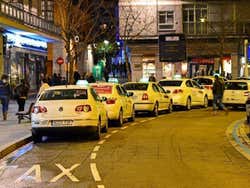 Taxis esperando en Poniente